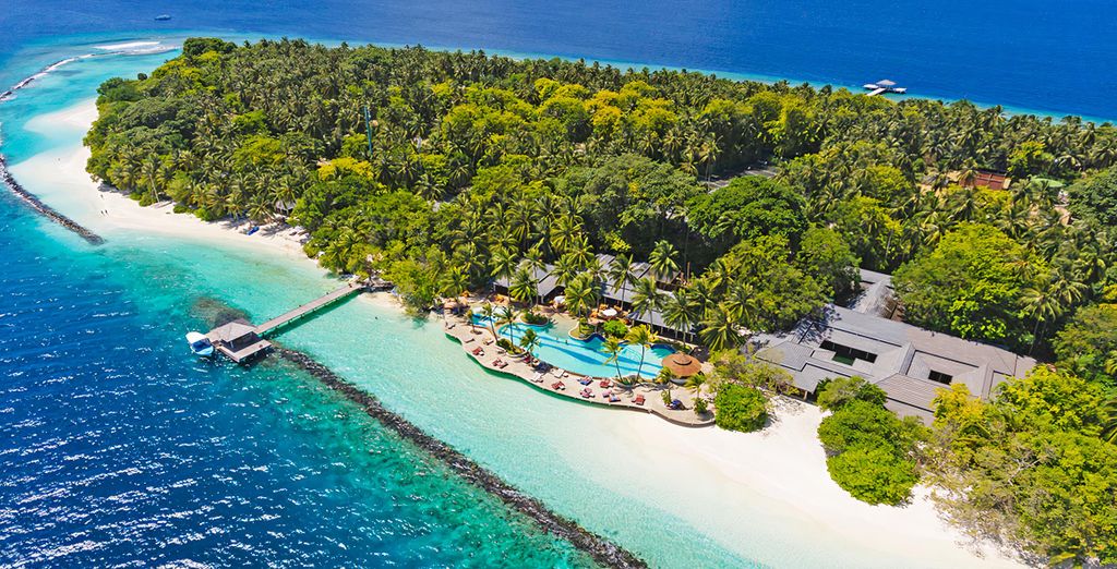 Royal Island Resort & Spa 5*