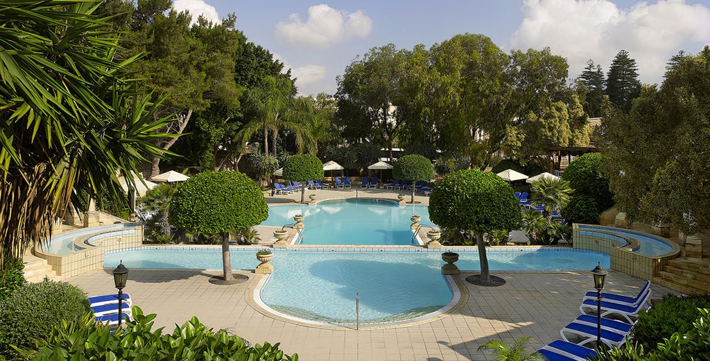 Corinthia Palace 5*