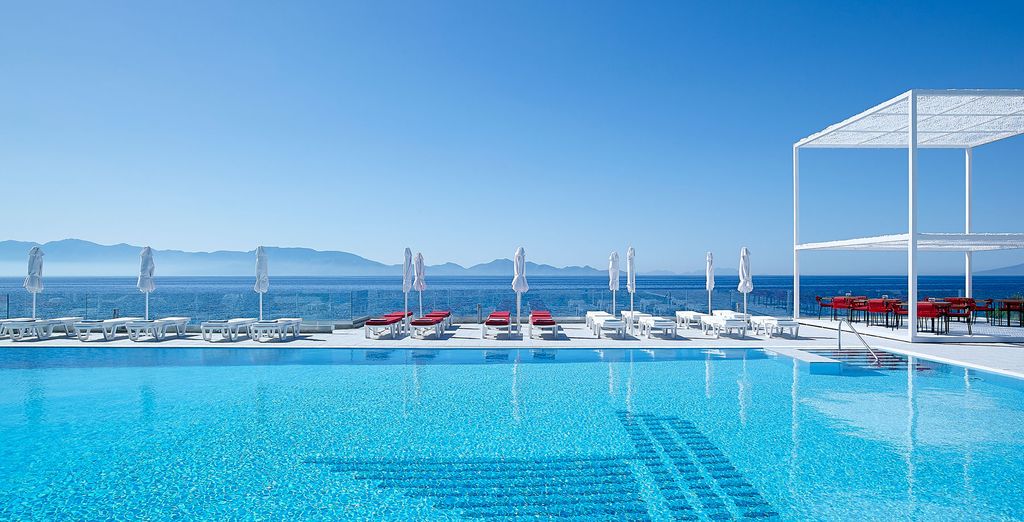 Dimitra Beach Hotel and Suites
