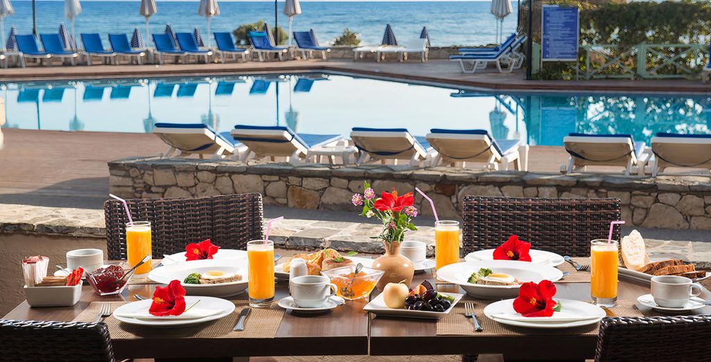 Silva Beach Hotel 4*