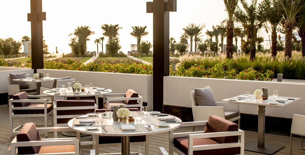 Combinato 5* InterContinental Fujairah Resort 5* e Grand Hyatt Dubai 5*