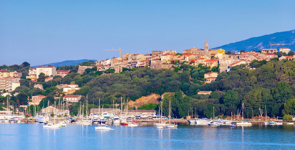 Golden Tulip Porto Vecchio 4* con volo o Sardinia Ferries