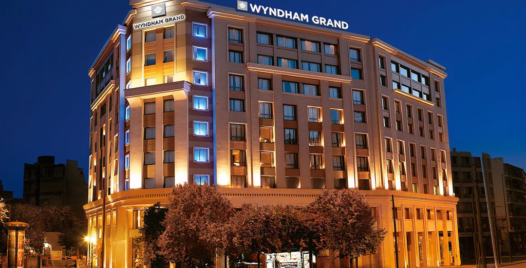 Wyndham Grand Athens 5*