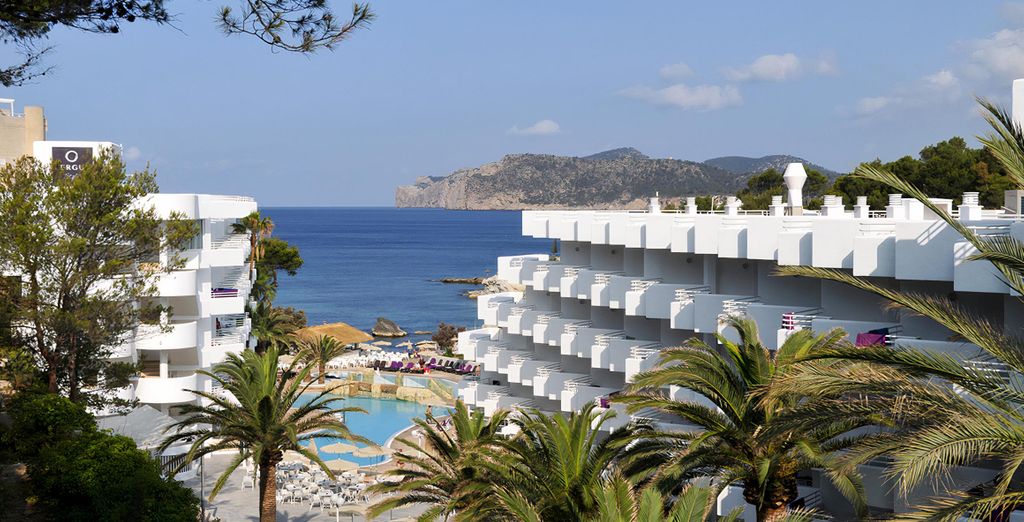 Fergus Style Cala Blanca Suites 4*