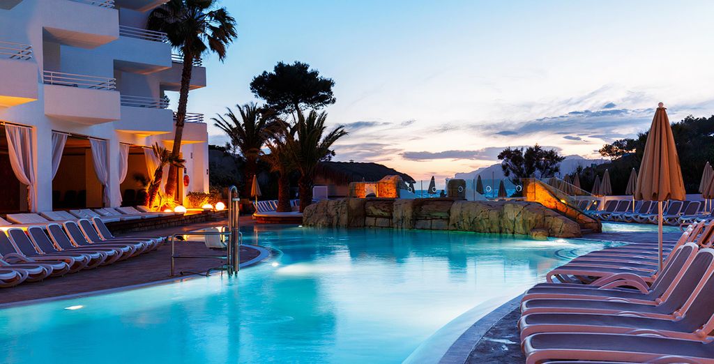 Fergus Style Cala Blanca Suites 4*