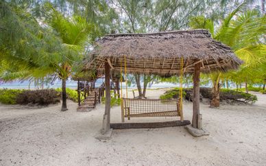 Hakuna Majiwe Beach Lodge