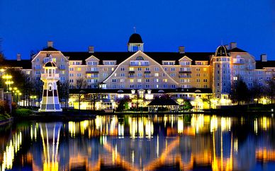 Disney's Newport Bay Club® 4*