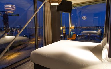 Doubletree by Hilton NDSM Wharf 4*