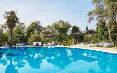 Mr & Mrs White Corfu 4*