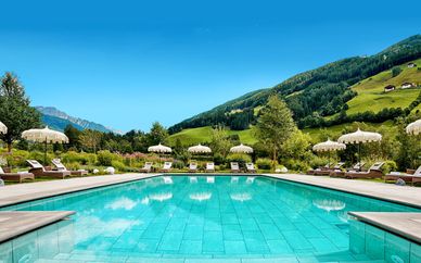 Alpenpalace Deluxe Hotel & Spa Resort 5*