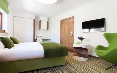 Metropolis Design Hotel 4*