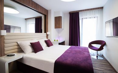 Metropolis Design Hotel 4*