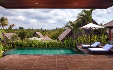 Sanctoo Villa & Radisson Blu Uluwatu 5* with Komodo Extension