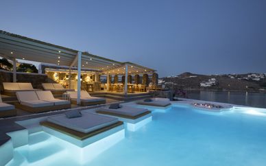 Dreambox Mykonos Suites 4*