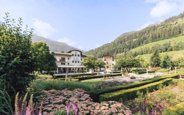Alpenpalace Luxury Hideaway & Spa Retreat 5*
