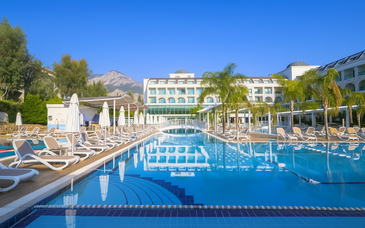 Karmir Resort & Spa 5*