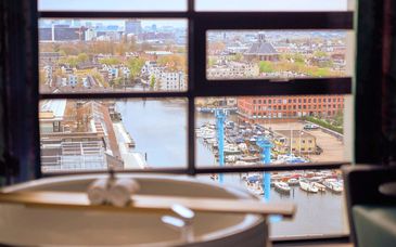 Inntel Hotels Amsterdam Centre 4*