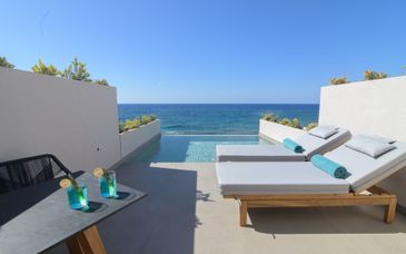 Adults only: Castello Boutique Suites by the Sea 5*