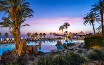 Coral Beach Hotel & Resort 5*