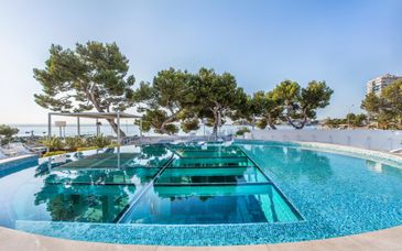 Adults Only: Fergus Style Palmanova 4*