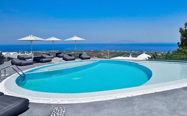 Adults Only: Aperanto Suites