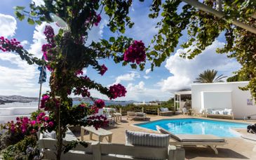 Rhenia Hotel 4*
