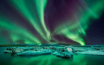 Combinado: Fosshotel Reykjavik 4* y circuito auroras boreales, cueva de hielo azul y glaciar en 2 noches