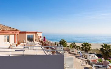 Grand Hôtel Les Flamants Roses 4*