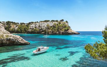 Séjour découverte : Au départ du Fergus Style Carema Beach 4* avec vols ou ferries