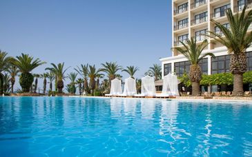 Sandy Beach Hotel & Spa 4*