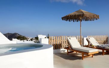 Athiri Santorini Apartments & Suites