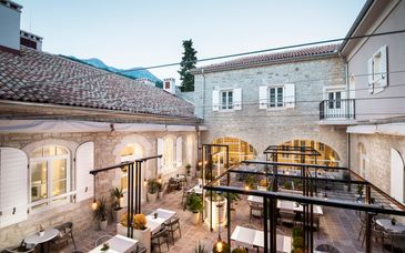 Lazure Hotel & Marina 5*