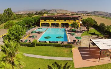 Marina del Marchese Beach Resort 4*