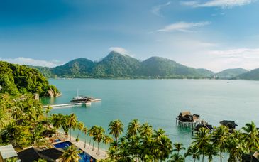 The Majestic Malacca Hotel 5*, Hotel Stripes Kuala Lumpur 5*,  Pangkor Laut Resort 5* & optioneel Singapore