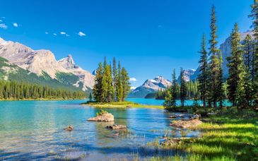 7 night tour: From Vancouver to Calgary