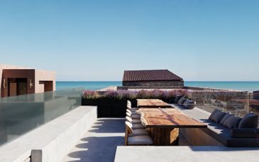 Volta Seaside Boutique Hotel 4*