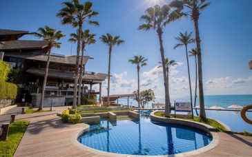 Trio: AKI Hotel Hong Kong - MGallery Collection 5*, Nora Buri Resort & Spa 5* & Royal Orchid Sheraton Riverside Hotel Bangkok 5*