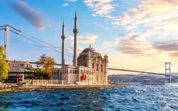 Discover Istanbul: 4* hotel stay with included excursions