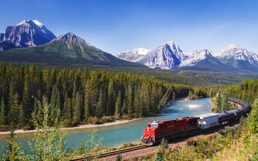 9-night Private Canada Tour from Toronto to Quebec by Train