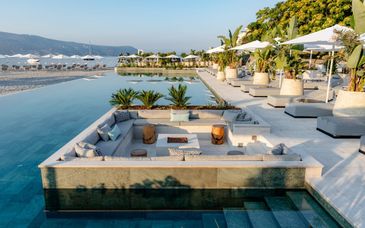 Lazure Hotel & Marina 5*