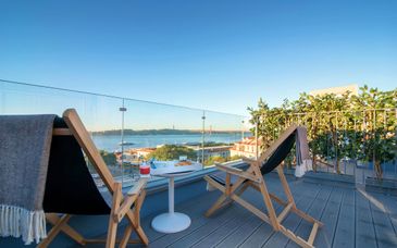 Axis Vigo 4*