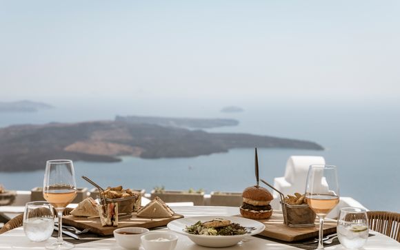 Aqua Luxury Suites Santorini 5*