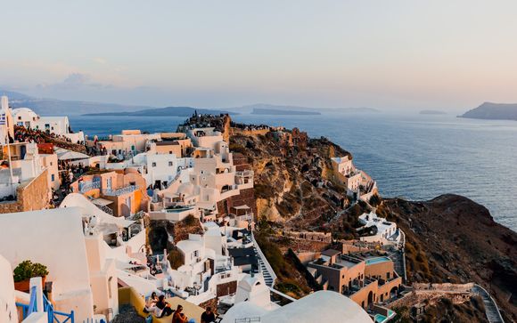 Aqua Luxury Suites Santorini 5*
