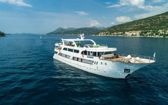 MS Mama Marija boat, MS Invictus of MS Summer 