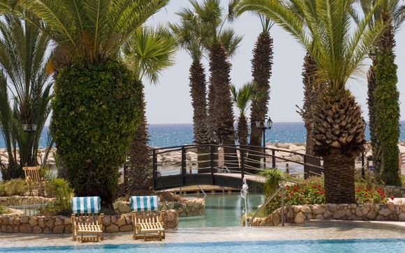 Sandy Beach Hotel & Spa 4*