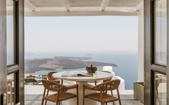 Aqua Luxury Suites Santorini 5*