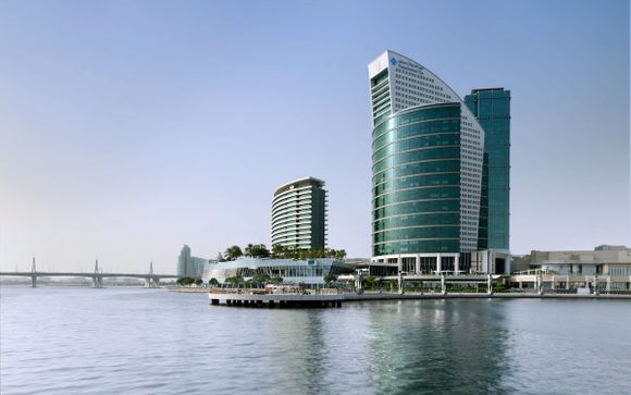 Crowne Plaza Festival City 5*