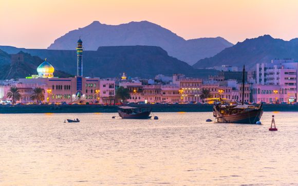 Crucero en dhow tradicional al atardecer