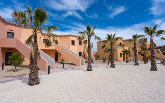 Red Sun Village 4*