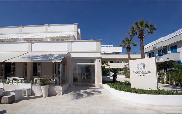 Bianco Riccio Suite Hotel 4*